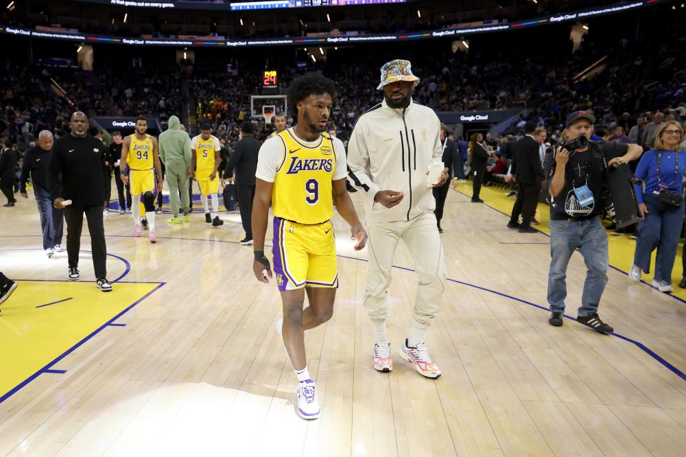 面对伤病问 面对伤病问